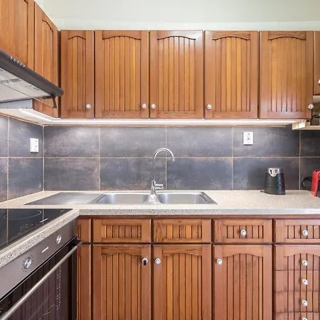 Apartment υπέροχο στο ίλιον σύνορα με πετρούπολη
